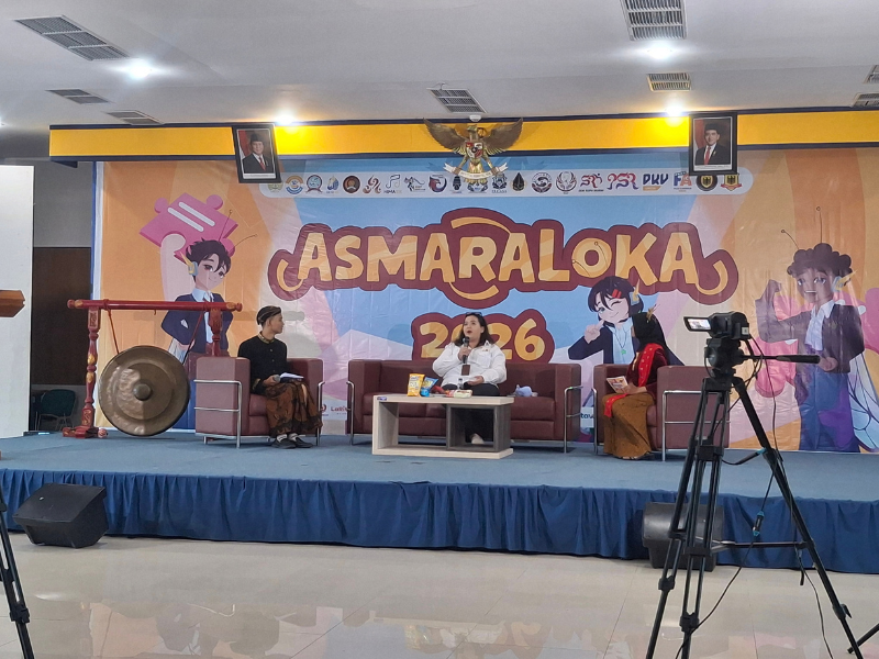 Seminar Financial Literacy Bahasa dan Sastra UNESA