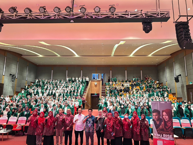 Seminar Financial Literacy Universitas Nahdlatul Ulama Surabaya